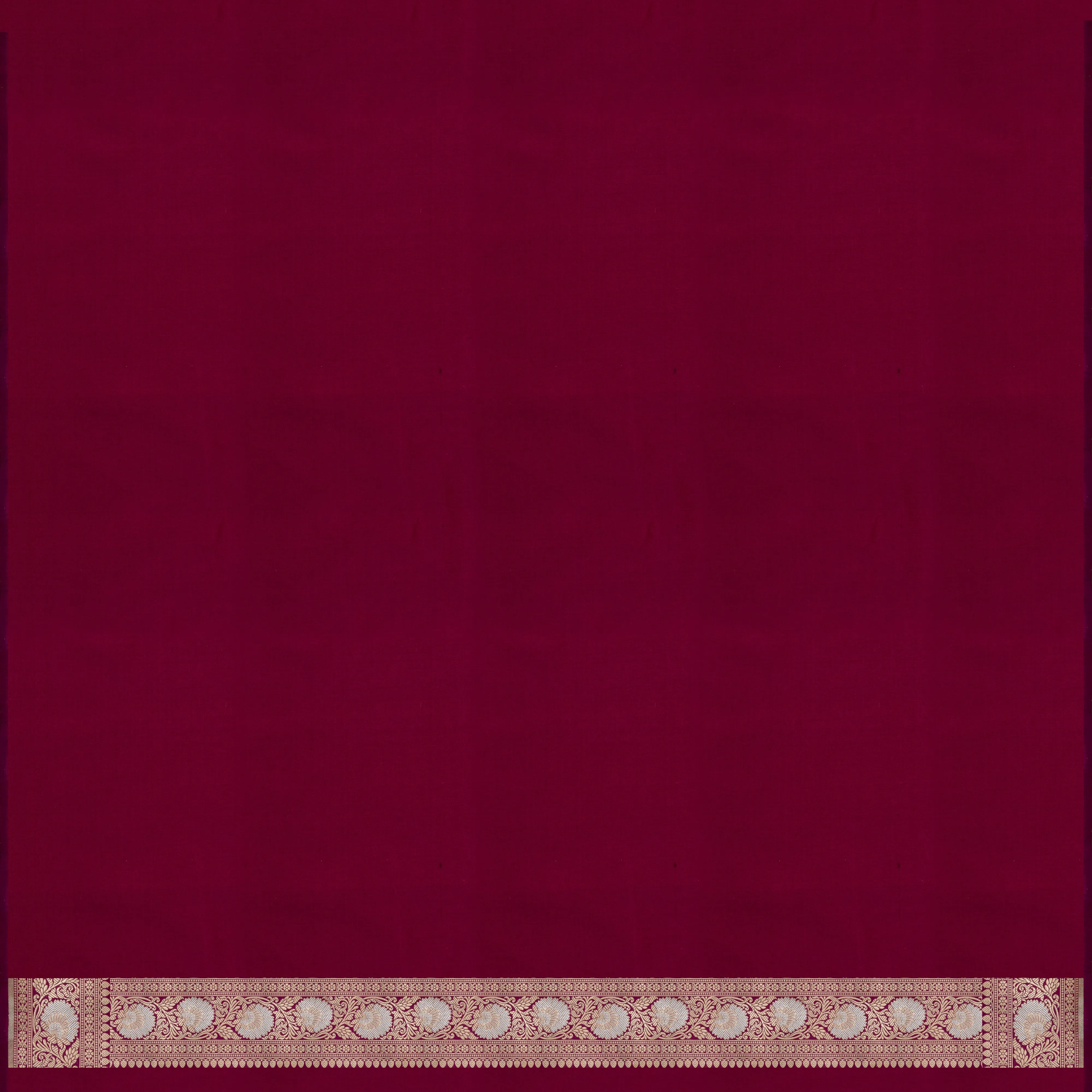 Handwoven Magenta Banarasi Silk Saree - 1999T009493DSC