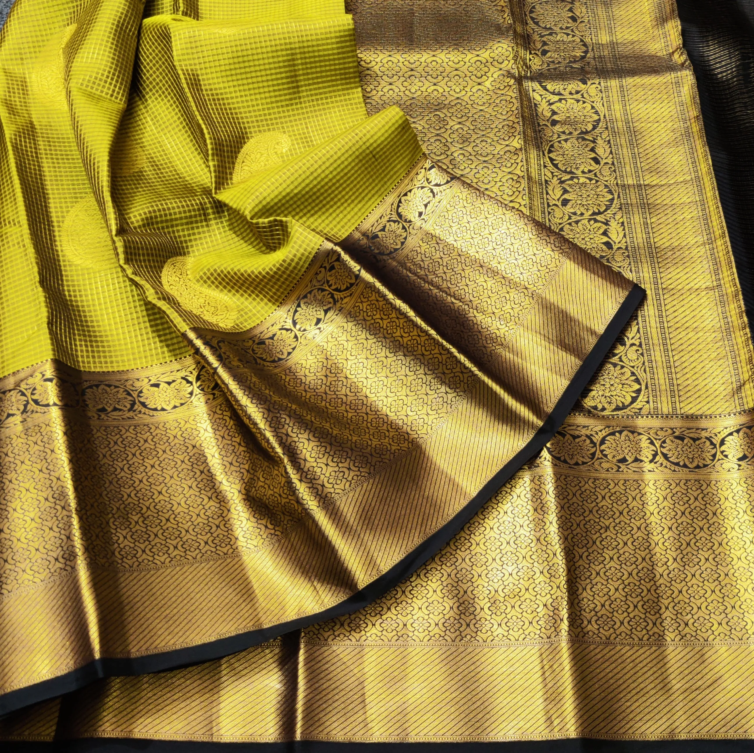 Kanchi pattu saree check design