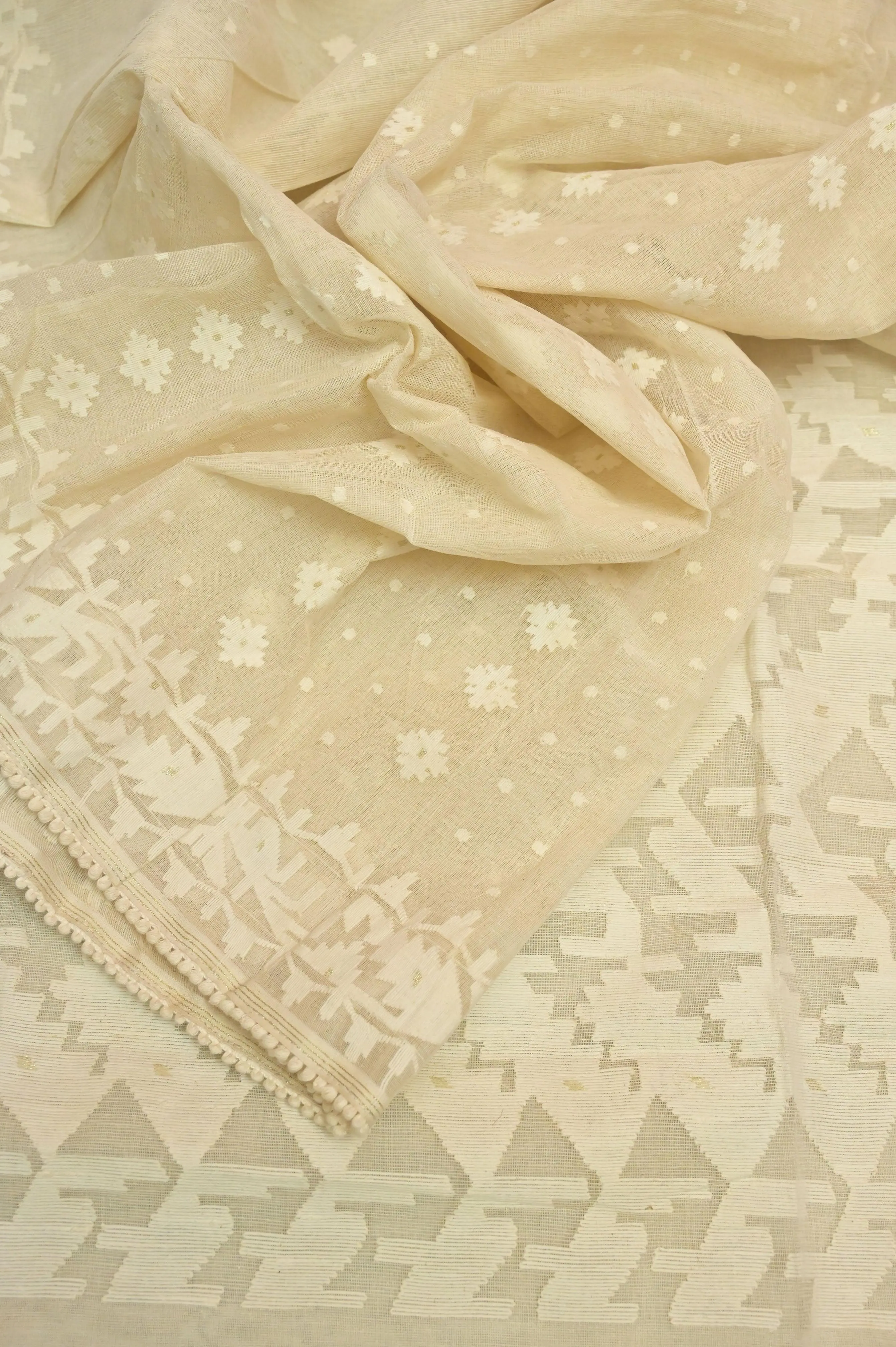 Pure Offwhite Color Bangladeshi Jamdani with Lace Border