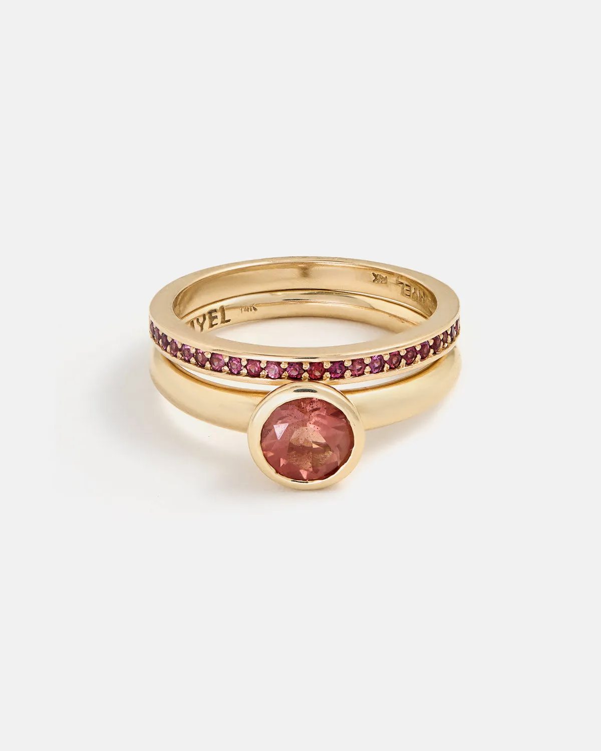 Round Vara Ring with Oregon Sunstone and Pavé band with Garnets